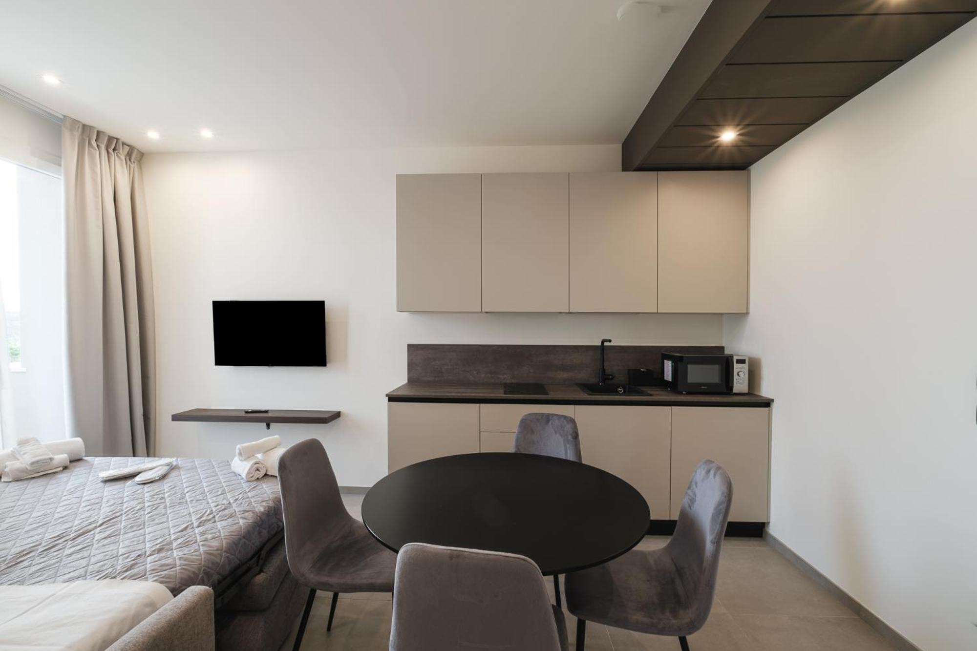 Residence Goldoni6 Suite Apartment Rimini Exterior photo