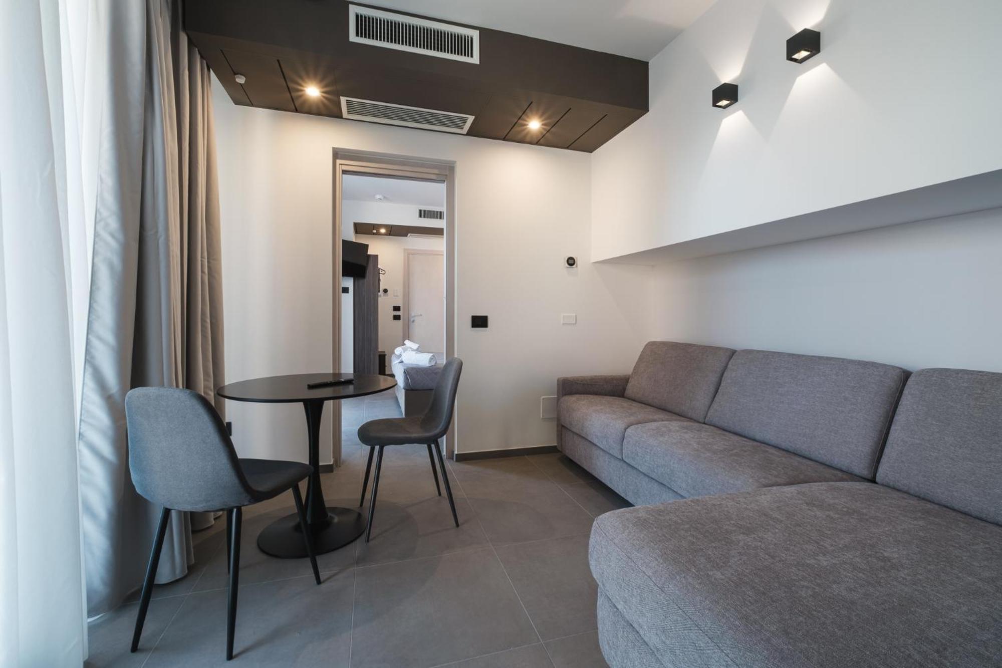 Residence Goldoni6 Suite Apartment Rimini Exterior photo