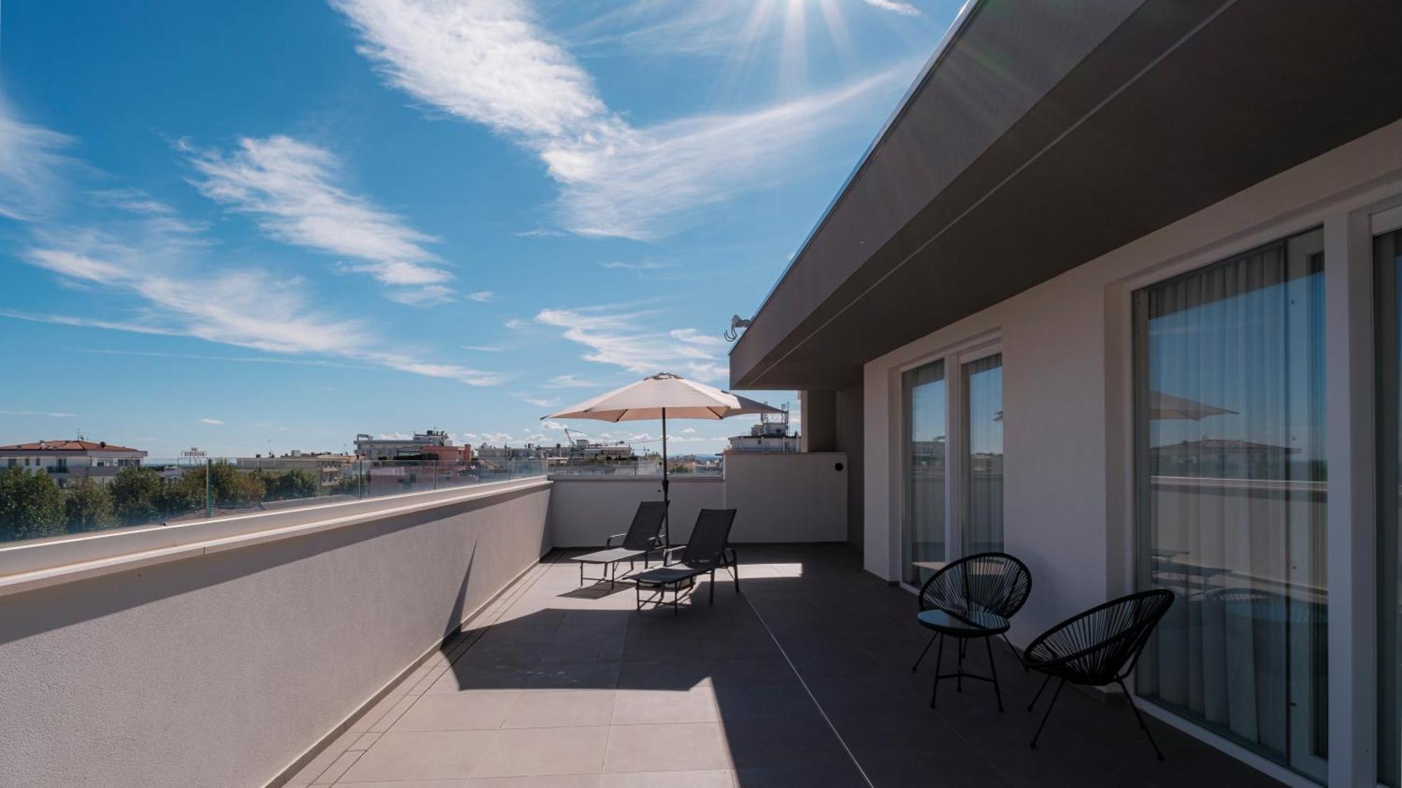 Residence Goldoni6 Suite Apartment Rimini Exterior photo